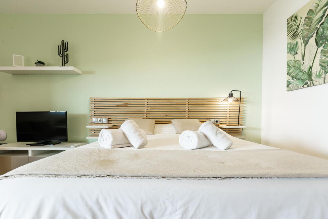 Teatro Suites Malaga City Flat Exterior photo