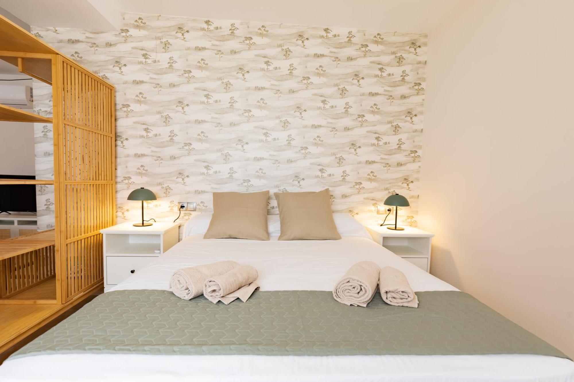 Teatro Suites Malaga City Flat Exterior photo